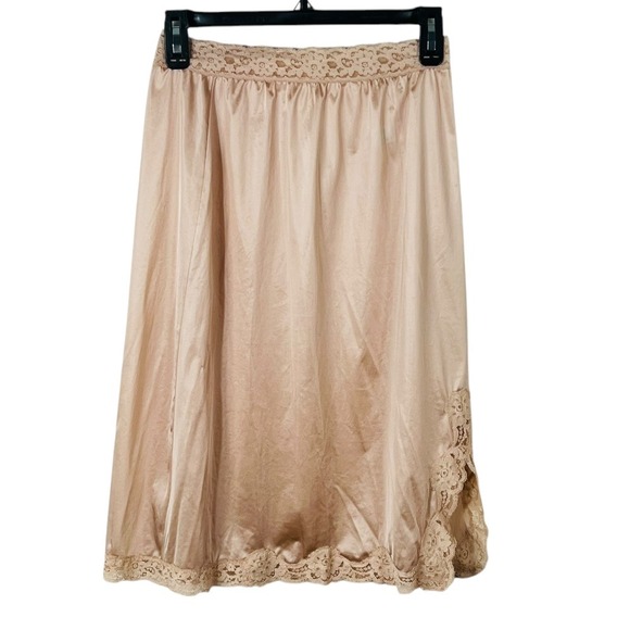 Vassarette Underneath It All Vintage Half‎ Slip Medium Lace Champagne Antron USA - Picture 1 of 8